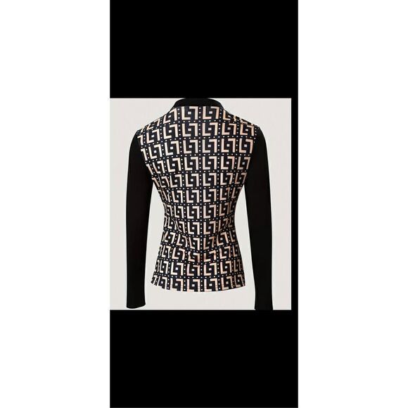 Beautiful Jacquard print top dress it up or down either way it will turn heads - Picture 2 of 11